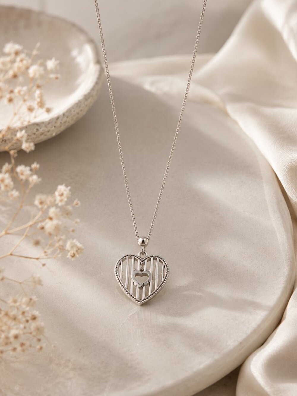 Vintage Sterling Silver Open Heart Pendant Necklace Rolo Chain Italy 925